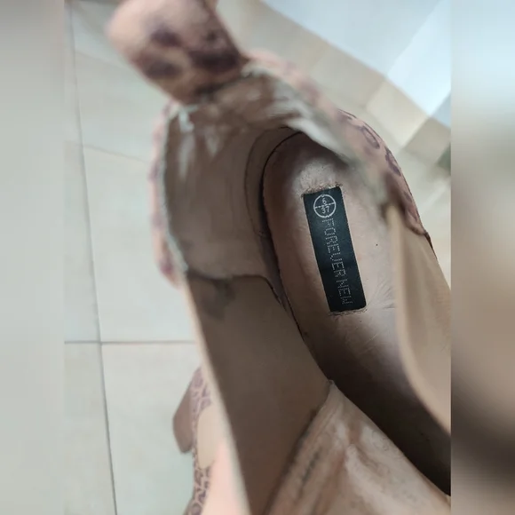 Forever New Chelsea Boots - Picture 2 of 5